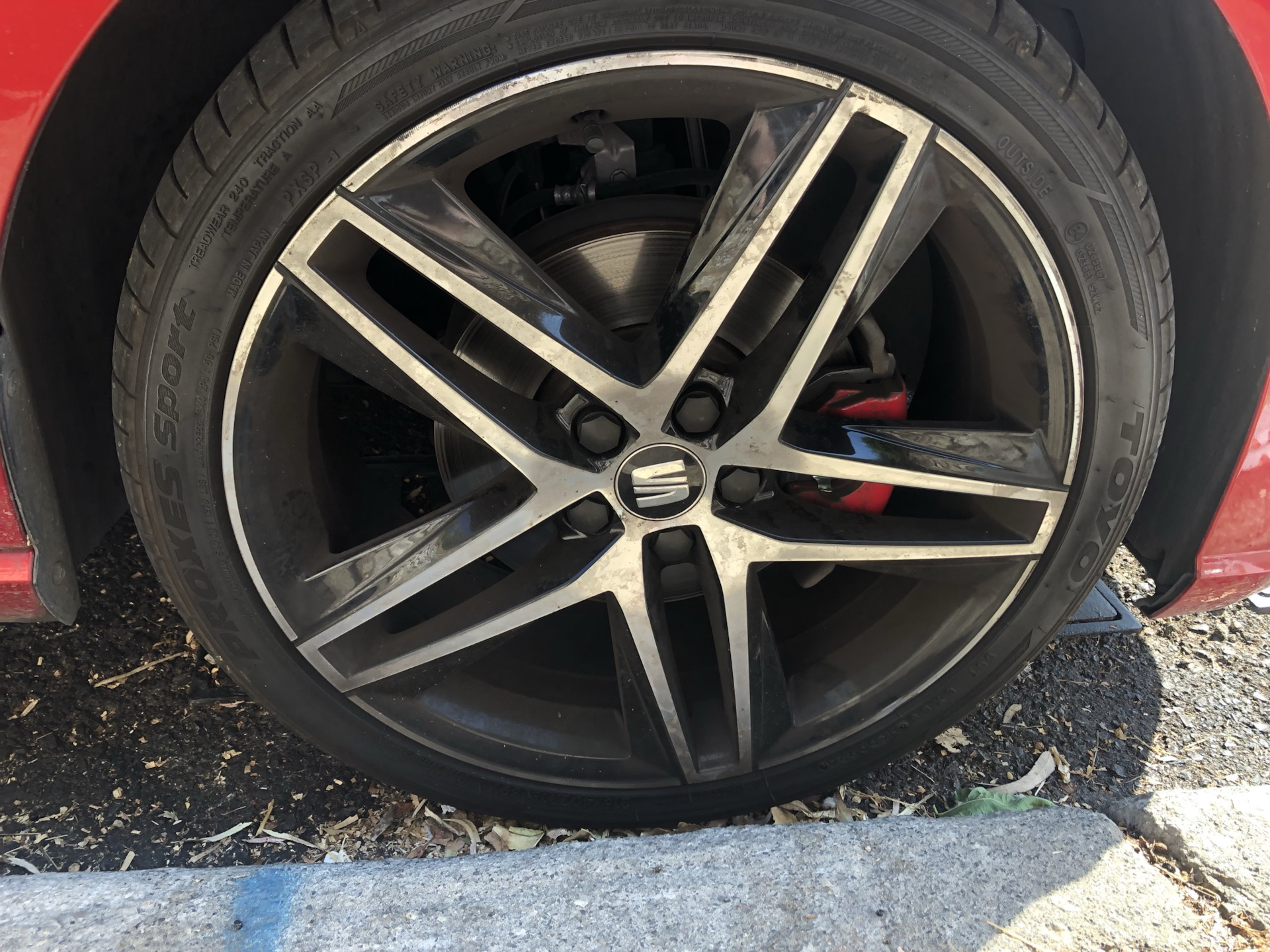 Красные Колпочки в Колеса — SEAT Ibiza (6F), 1,5 л, 2018 года ...