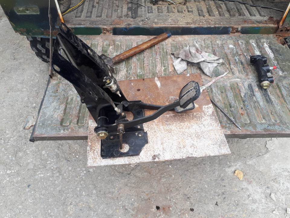 Переделка рулевой колонки и педального узла — ЛуАЗ 969, 1,3 л, 1991 ...