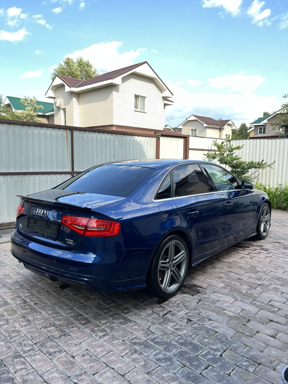 Уехала… — Audi A4 (B8), 2 л, 2014 года | продажа машины | DRIVE2