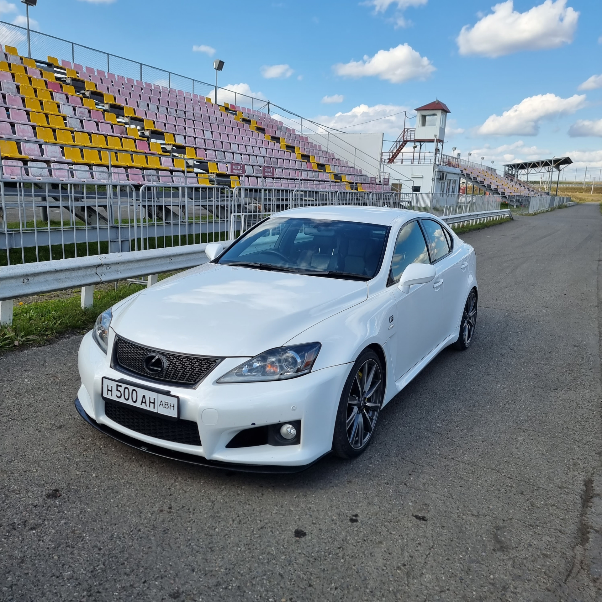 Красное кольцо. Заезды. Сжег передние колодки. — Lexus IS-F, 5 л, 2008 ...