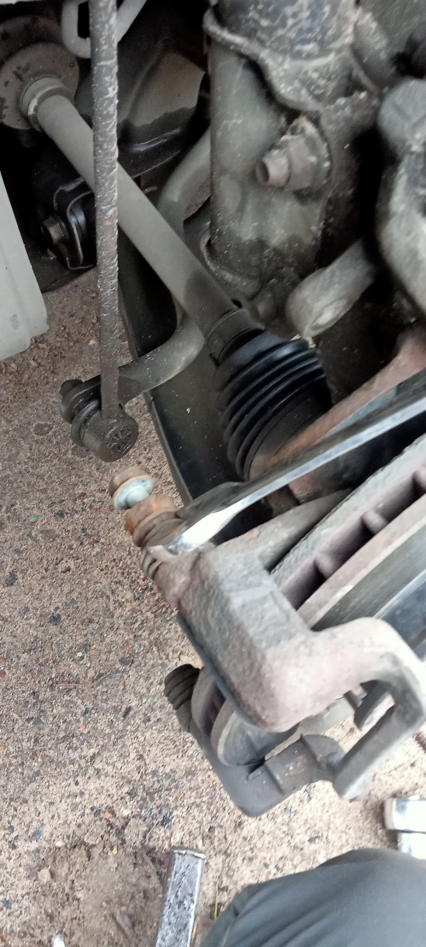 Обслуживание суппортов на Солярис, переобувка на зимнюю резину ...