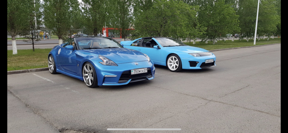 2 — Nissan 350Z roadster