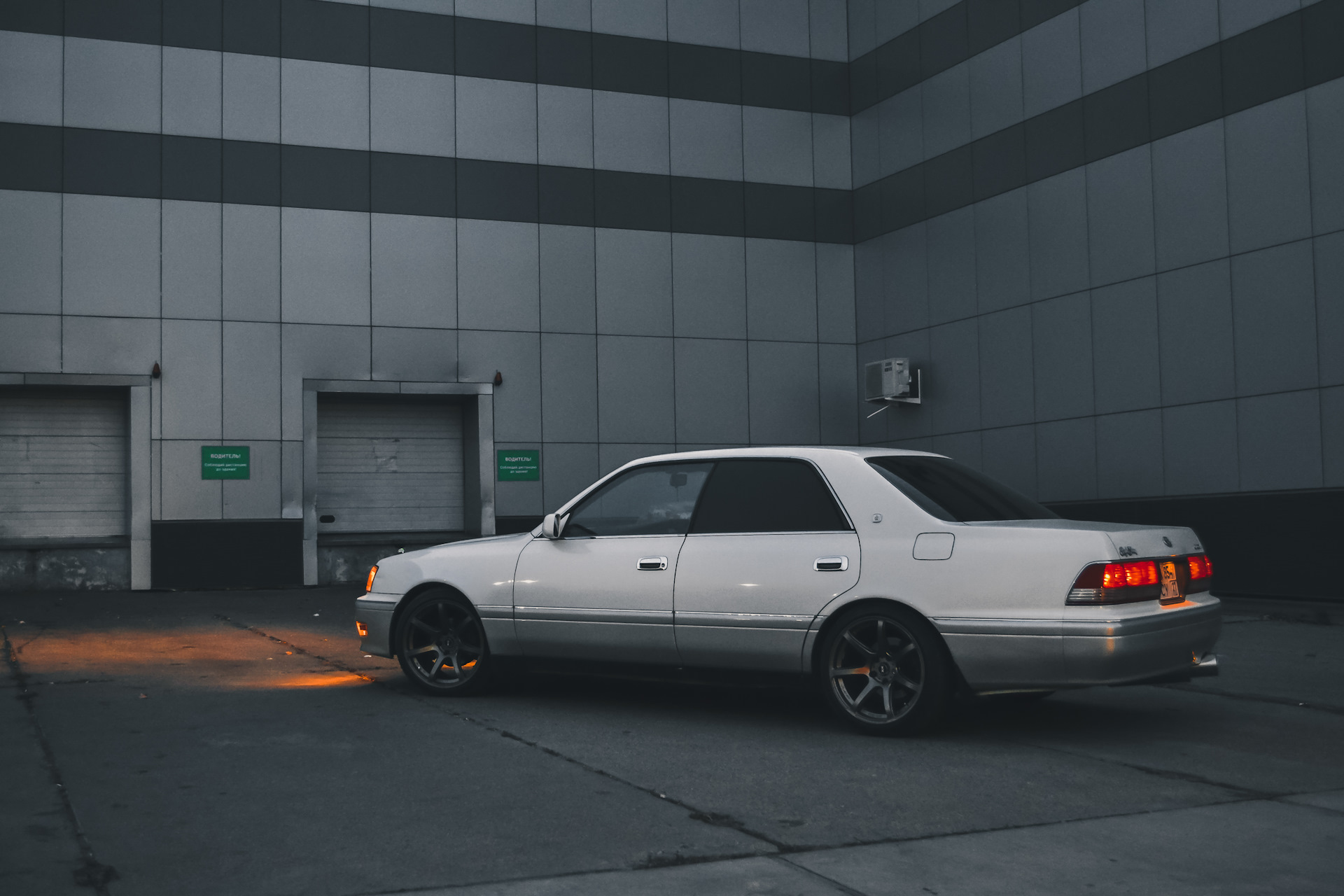 Toyota Crown s150 stance