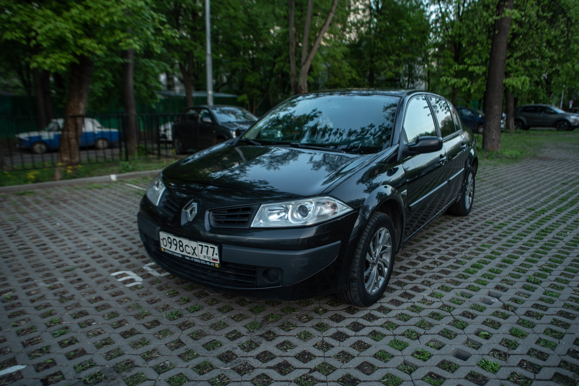 Renault megane 2 рестайлинг. Рено Меган 2006 черная. Дельфиру на Рено Меган 2 Рестайлинг. Модификация Рено Меган 2 рестайл 1.6 л 2006 на автомате.