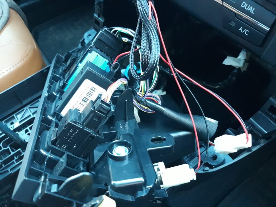 Usb зарядка вместо заглушки — Toyota Camry (XV50), 2,5 л, 2017 года ...