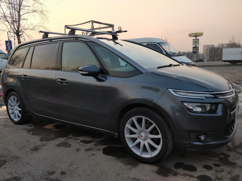 Grand picasso tuning citroen. ситроен гранд пикассо. ситроен с4 гранд пикассо 2014. C4 picasso r18. диски ситроен гранд пикассо.