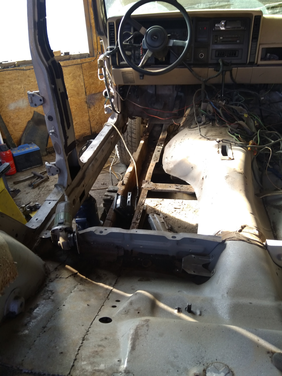 Хотел всего лишь усилить пороги — Jeep Cherokee (XJ), 4 л., 1994 года ...