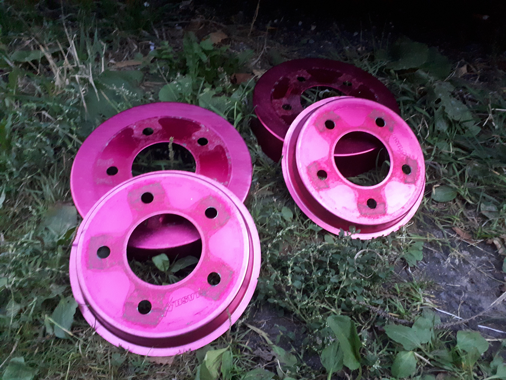 накладки тормозных дисков. накладки тормозных дисков. тормозные суппорта брембо. барабанный дисковый тормоз сс 20. накладки тормозных дисков.