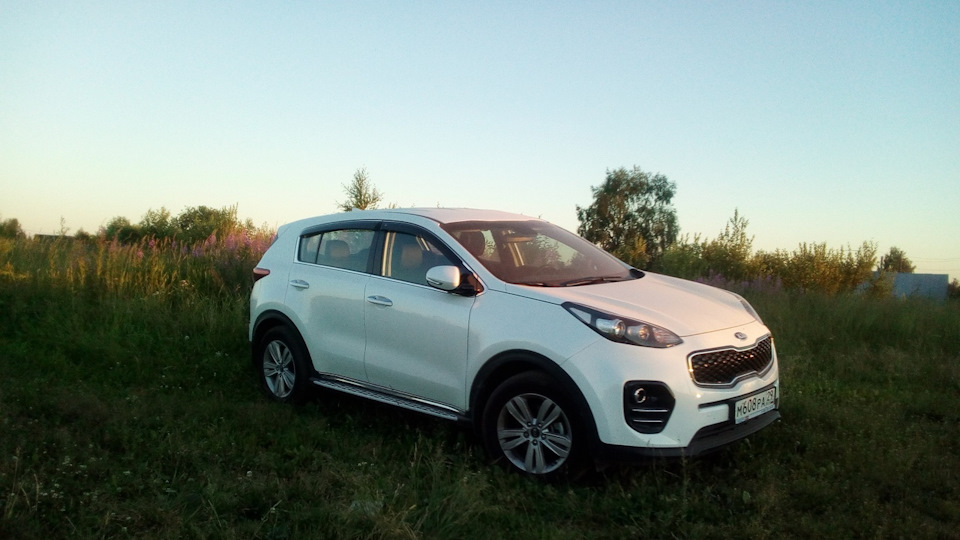 Subaru Sportage белая