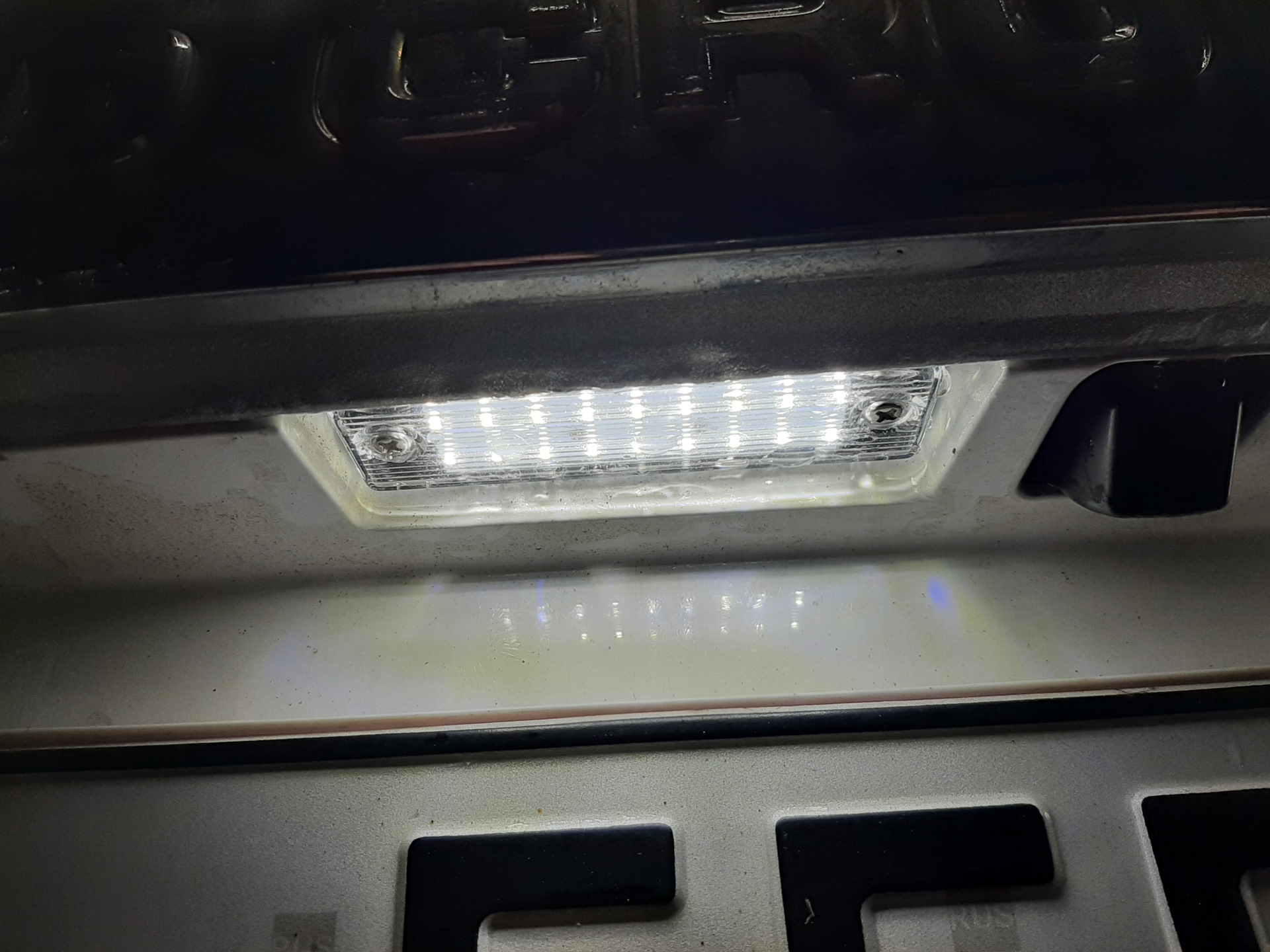 Мощная подсветка номеров — Toyota Land Cruiser Prado 150-series, 3 л ...