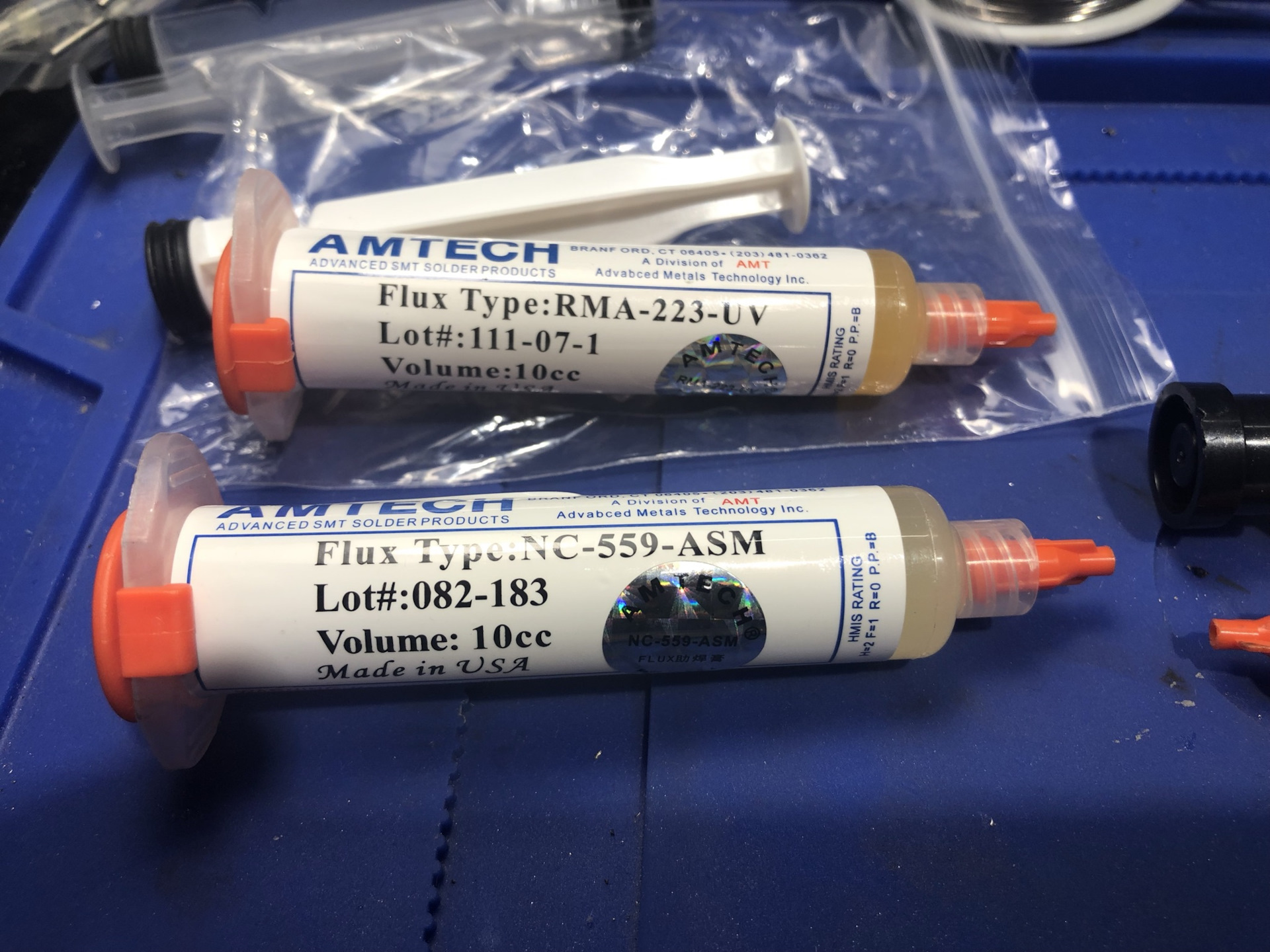 флюс на микросхеме. Amtech nc-559-asm. китайские флюсы. обкурение китайским флюсом. Rma-223 флюс паяльный.