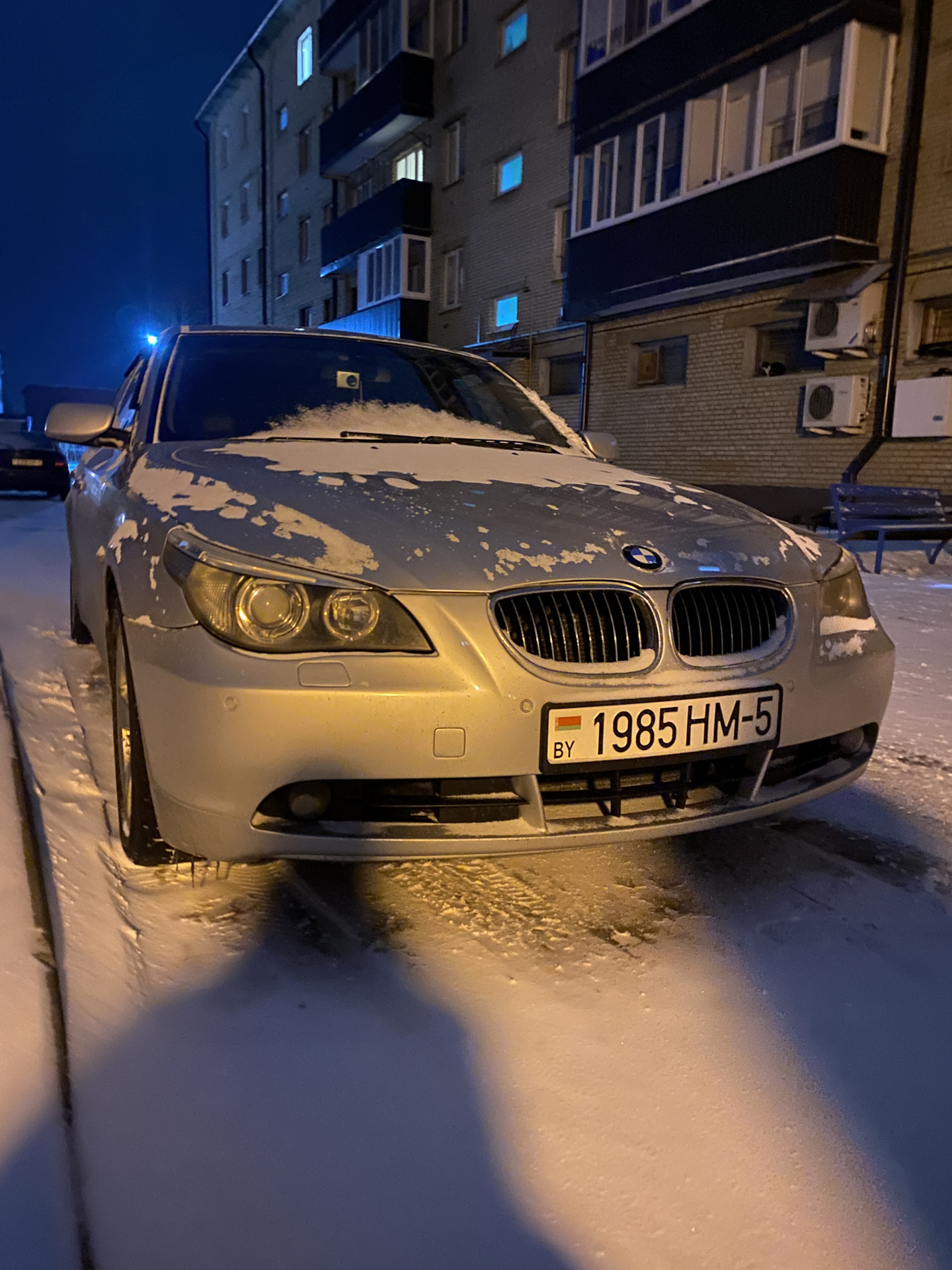 Подскажите какой обычно залит антифриз какой цвет в бмв е60, посмотрел не  видно антифриза в бачке . — BMW 5 series (E60), 2,5 л, 2005 года | другое |  DRIVE2