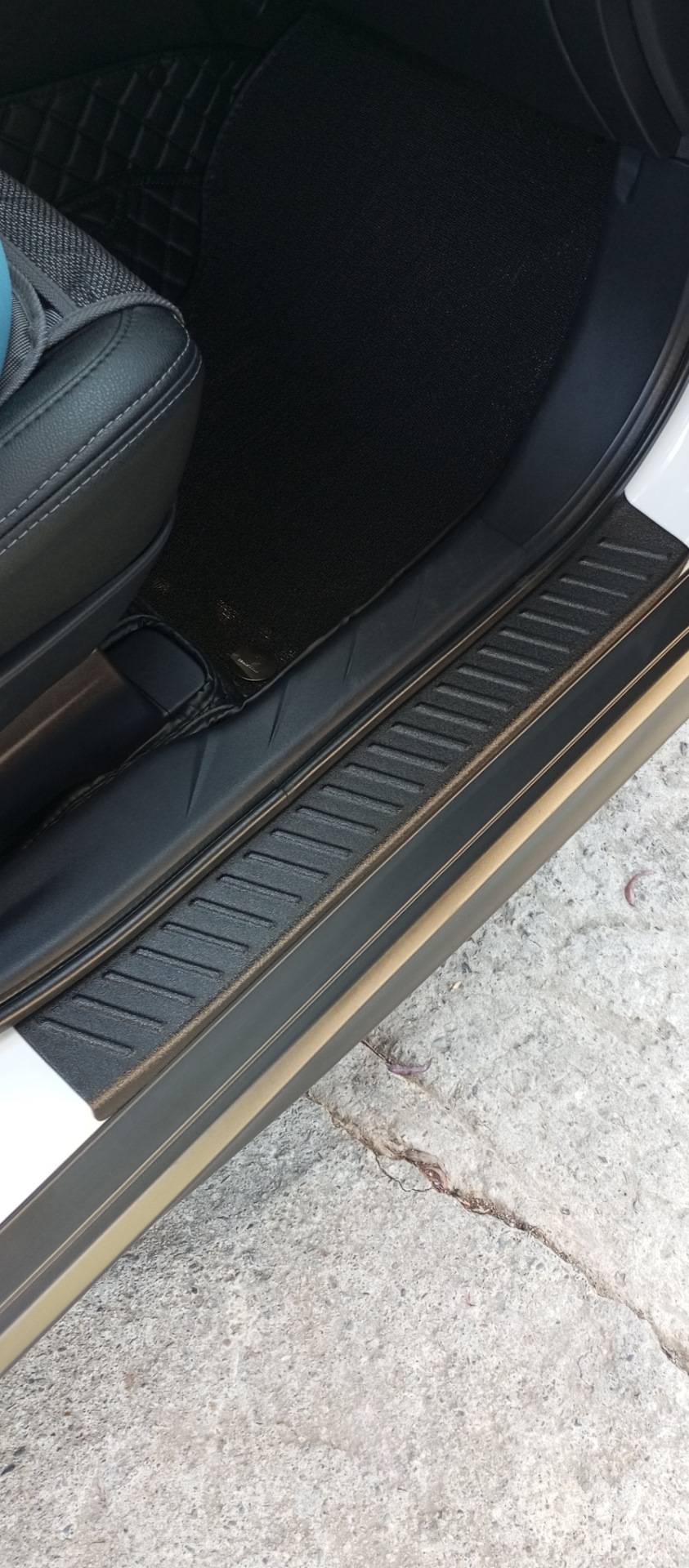 Ковры в авто — Mitsubishi ASX, 1,6 л, 2010 года | аксессуары | DRIVE2