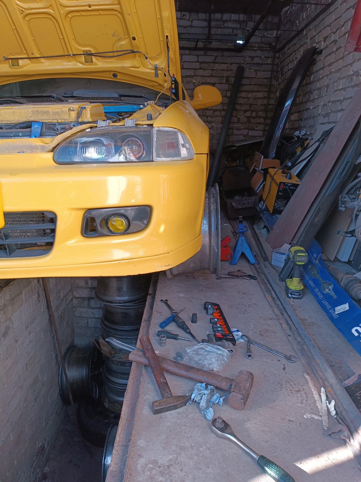 15-vs-16-honda-civic-coupe-5g-1-5-1994