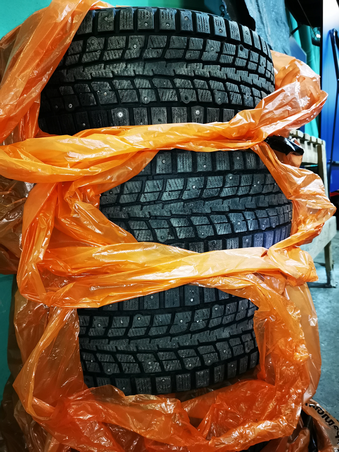 Новые шины на зиму — Volkswagen Tiguan (1G), 2 л, 2012 года | шины | DRIVE2