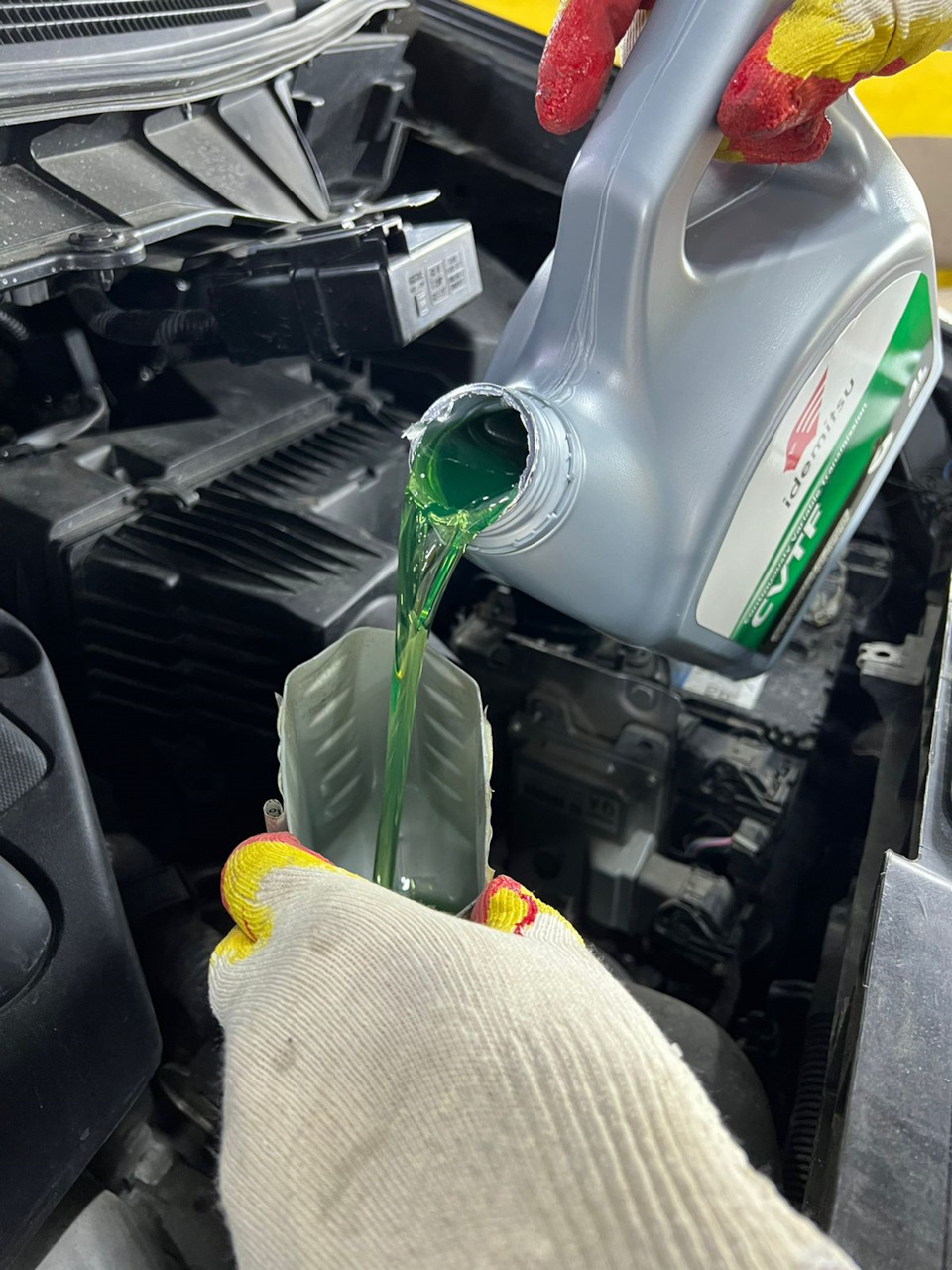 Фото в бортжурнале Nissan Elgrand (E52)