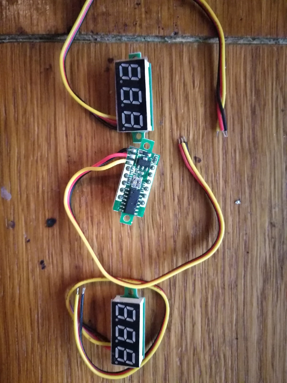 Вольтметр для автозвука схема подключения