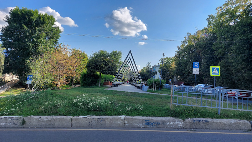 дальше через Бульвар по ул. Орджоникидзе — KIA Sorento (2G)