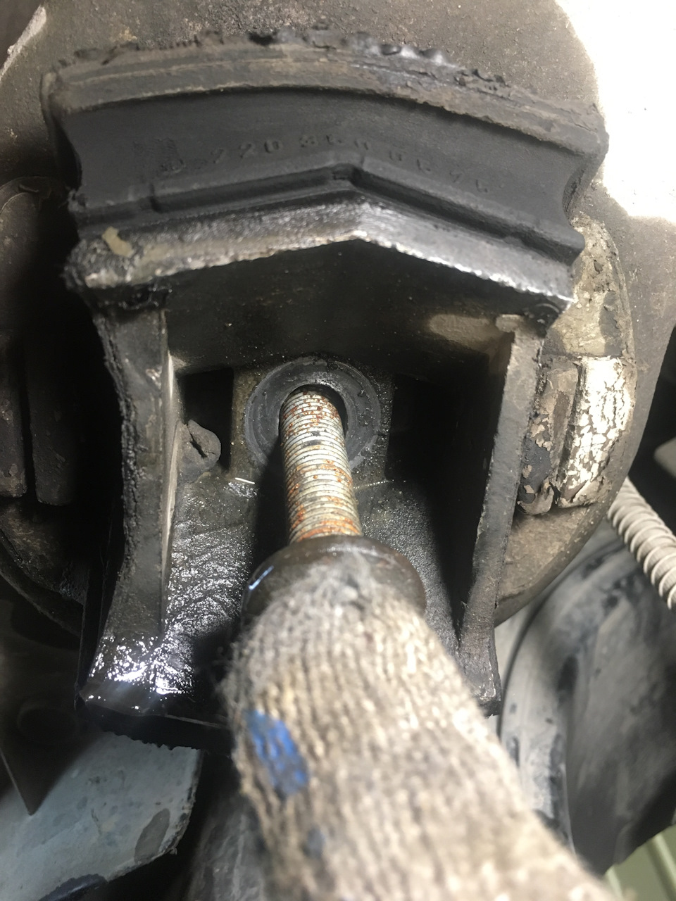 Сайлентблоки задней балки W220 — диагностика задних сайлентблоков ...