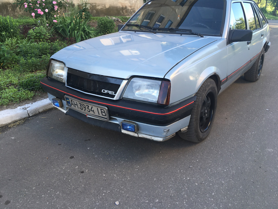 Opel Ascona 1986 stance