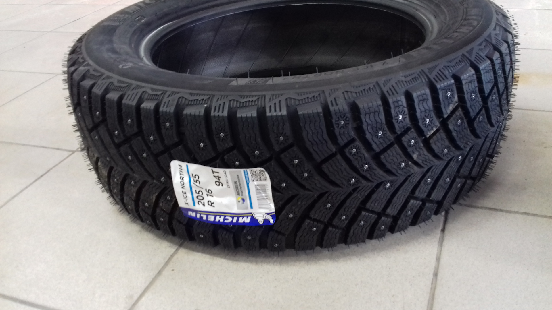 Боковой порез покрышки Michelin ( — Citroen C4 Picasso (1G), 2 л, 2007 ...