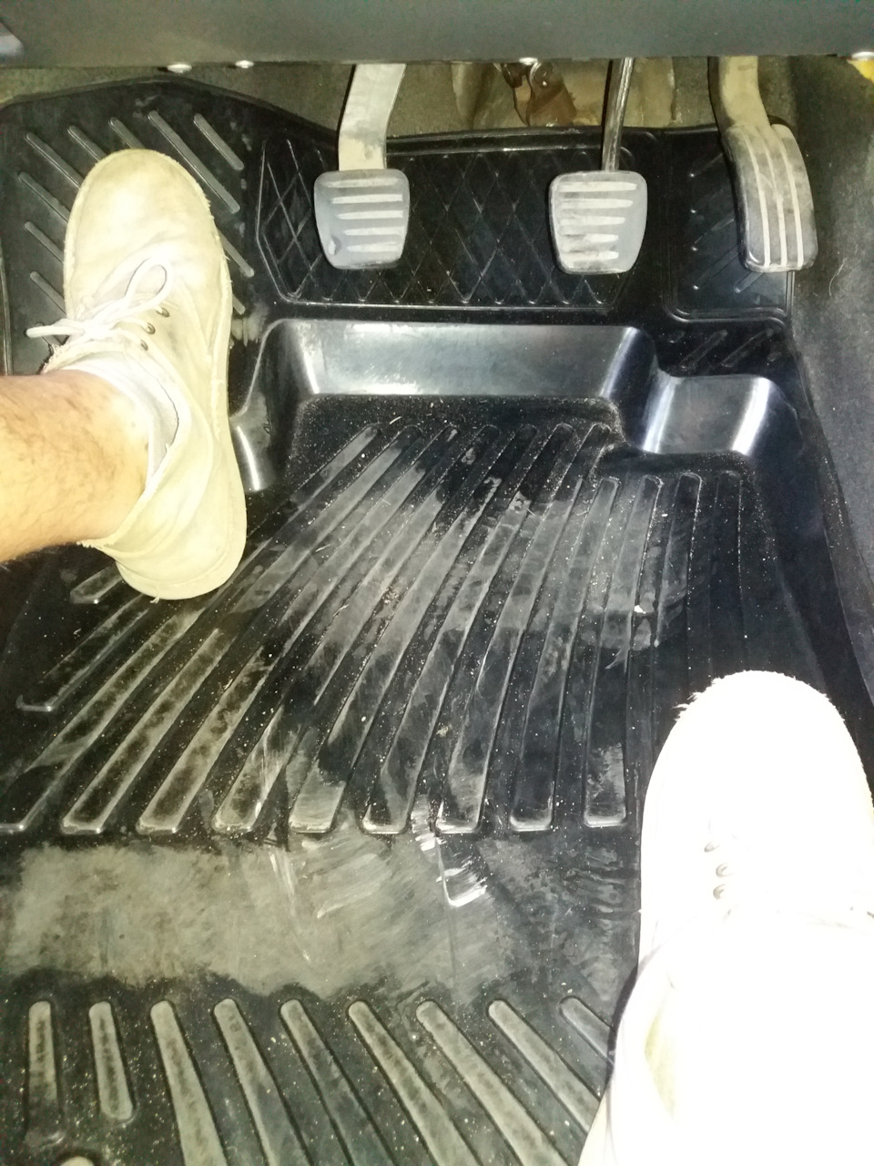 логан коврики салона. БРТ балаково. — Dacia Logan (1G), 1,4 л, 2006 ...