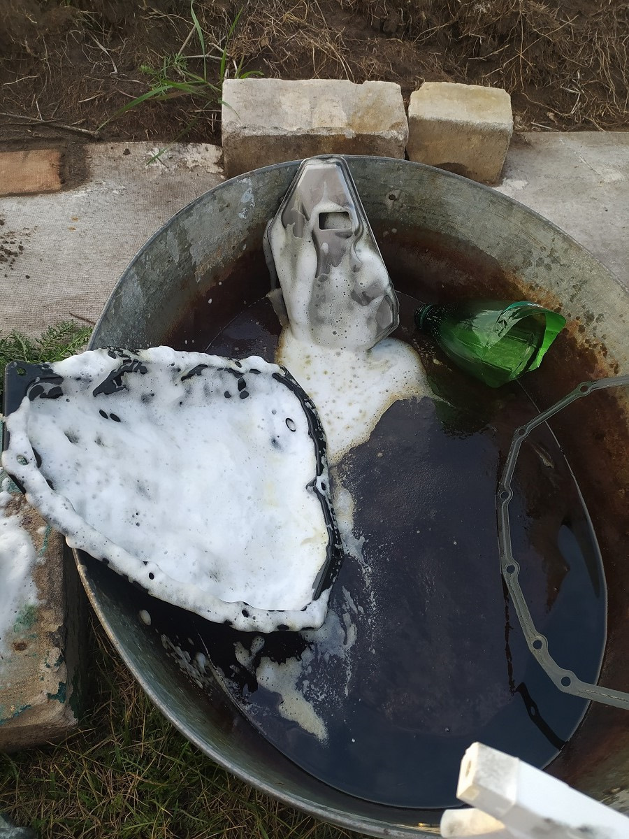 Второй заход, первый был смыт очистителем карбюратора. — Lada Vesta SW Cross (1G)