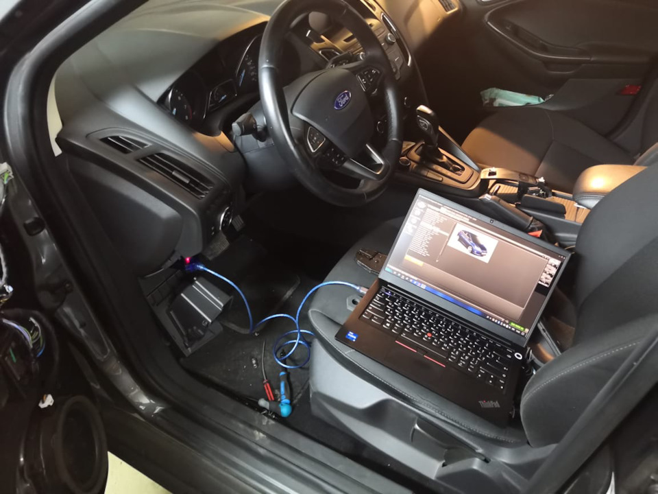 Электроскладывание зеркал — Ford Focus III Sedan, 1,6 л, 2018 года ...