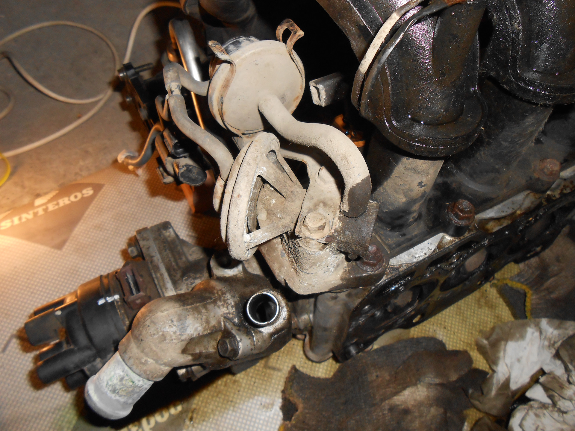 8. Направляющие гбц матиз. Как вытащить направляющие из блока. Как вытащить втулки направляющие из гбц матиз 0. Как вытащить направляющие из блока.