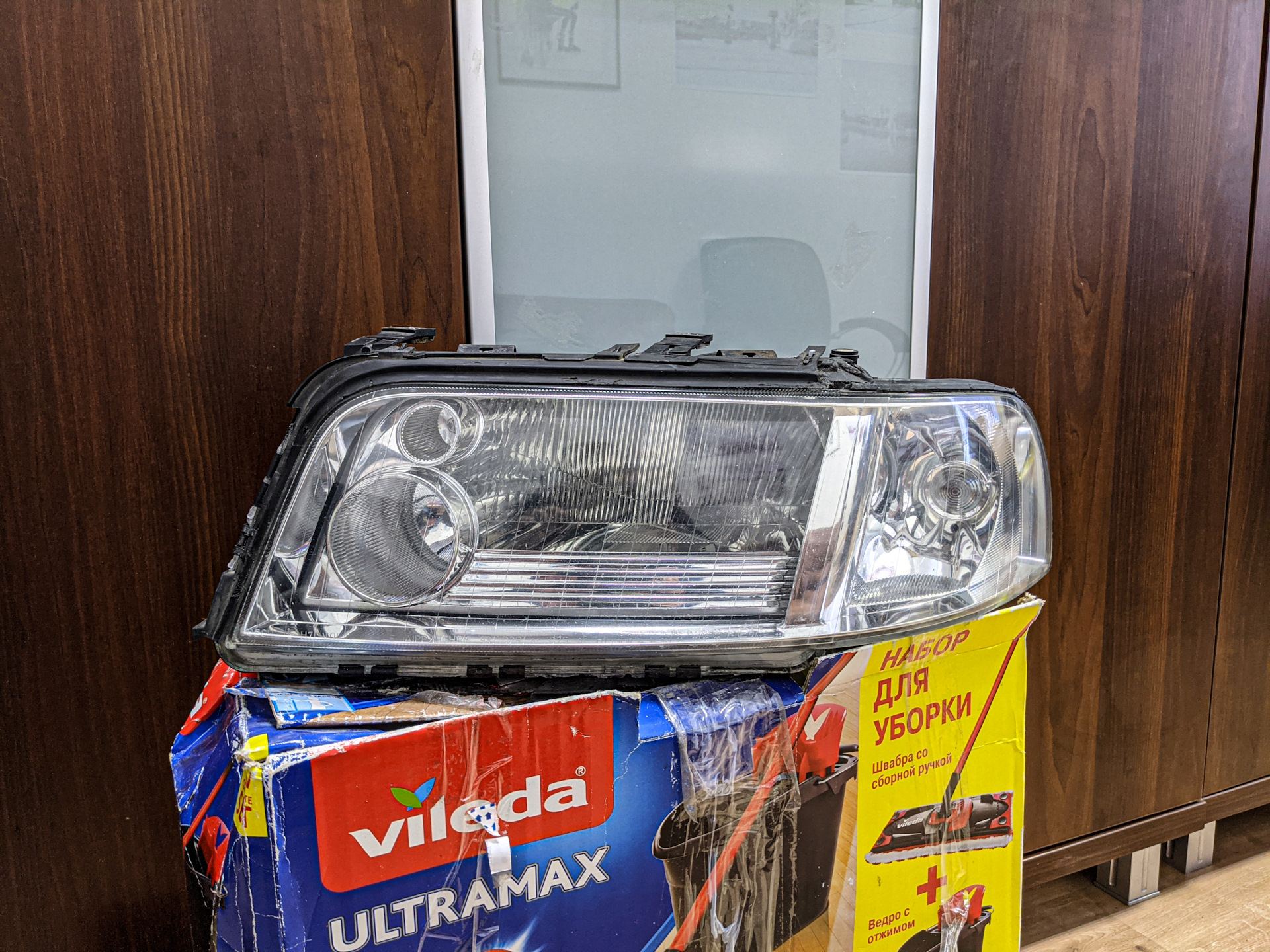 225. фара адреса. 30. фара адреса. ксенон ауди а8 д2.