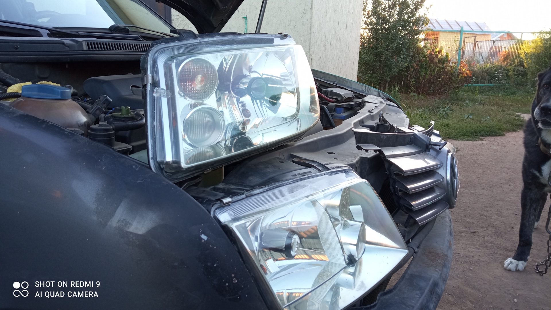 солнце хорошее настроение. светишься хорошо. человек с фонариком в темноте. светишься хорошо. световой поток лампы накаливания 200 вт в люменах.