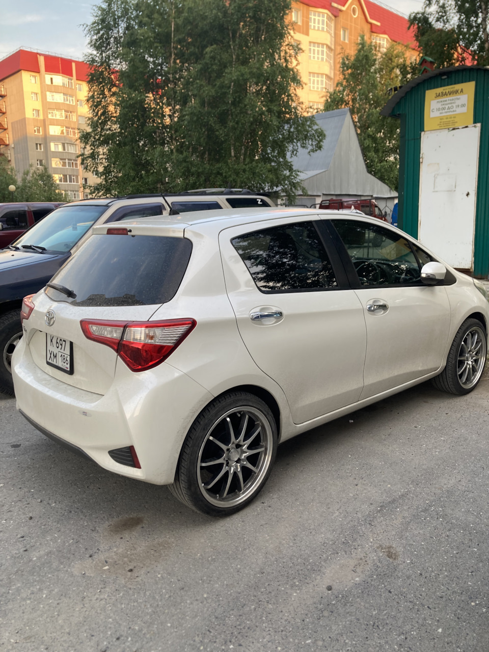 18 колеса в toyota vitz — Toyota Vitz (130), 1 л, 2018 года | колёсные  диски | DRIVE2