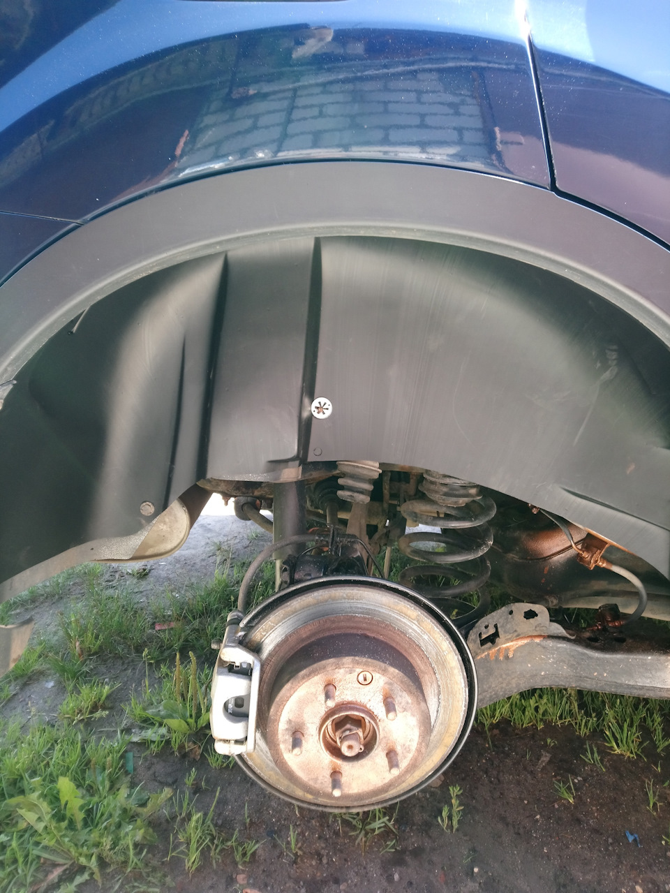 Локеры и подкрылки: основные различия