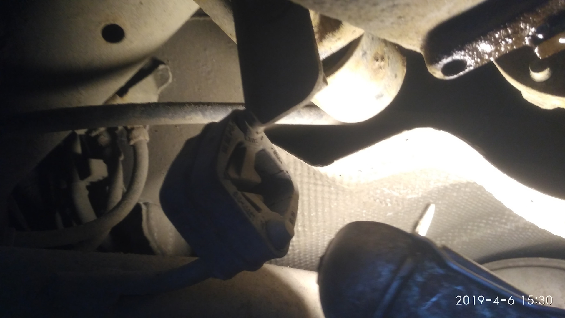 Скрипят колодки лада веста. Скрип при движении задним ходом. Скрипит при заднем ходе. Скрипит при заднем ходе. Скрип колодок при торможении задним ходом.