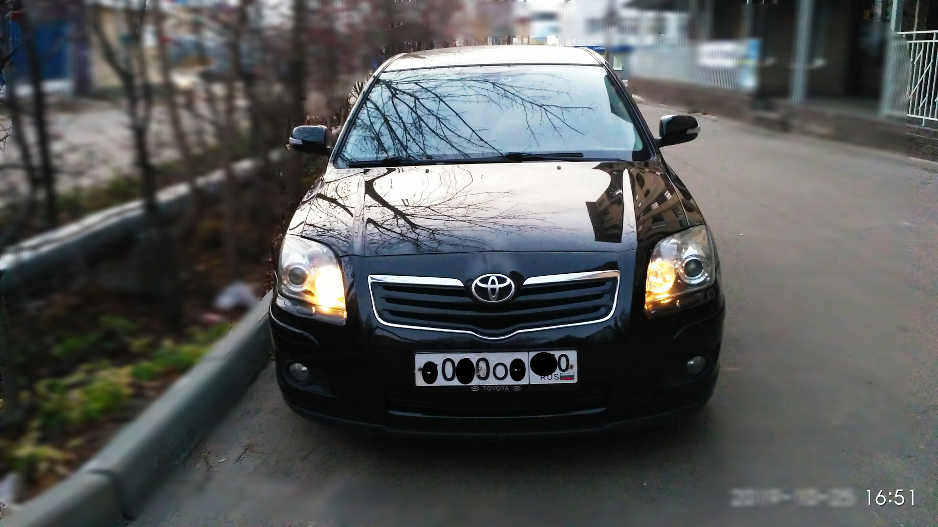 Троит и чёрный дым (2) — Toyota Avensis II, 2 л, 2007 года | поломка |  DRIVE2