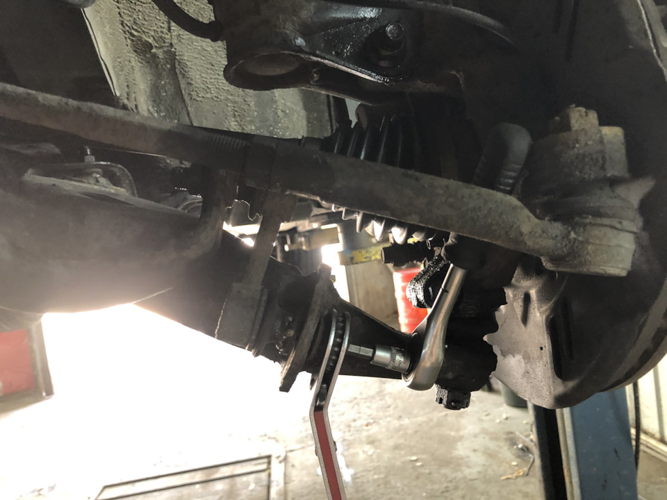 Замена сайлентблоков передней подвески — Subaru Outback (BR), 2,5 л ...