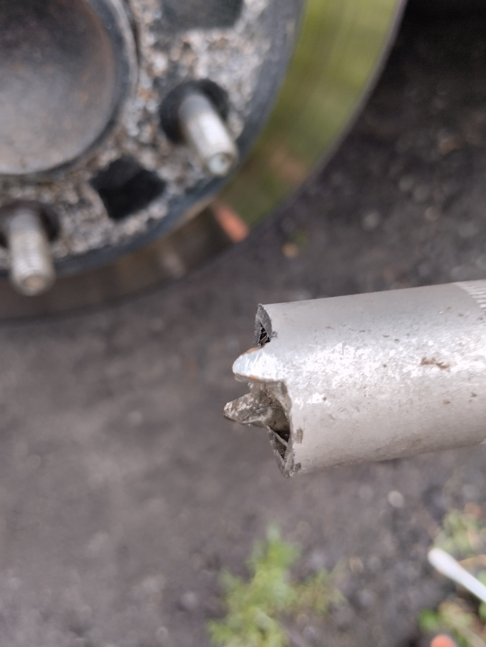 Как закрутить суппорт поршня без съёмника задний на Мазда 3 бк — DRIVE2