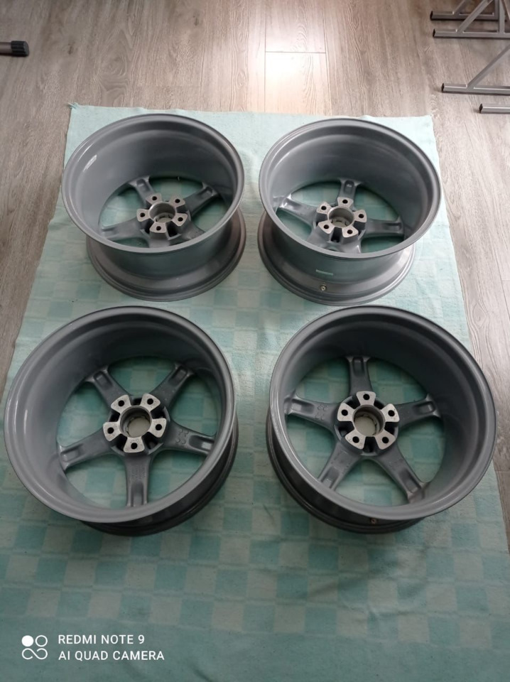 Литые диски Racing Dynamic RD l 8,5Jx18 ET18 5x120 на BMW 5 series (E28 ...