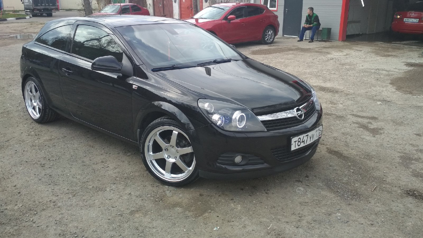 Разболтовка astra h. Opel Astra GTC 2008 r18. Opel Astra h r18. Opel Astra h GTC на 18 дисках.