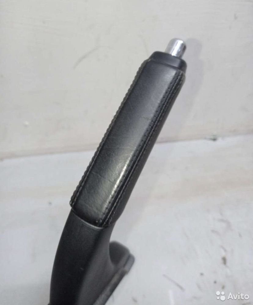 Облагородил ручку стояночного тормоза — Mitsubishi Outlander XL, 2,4 л ...