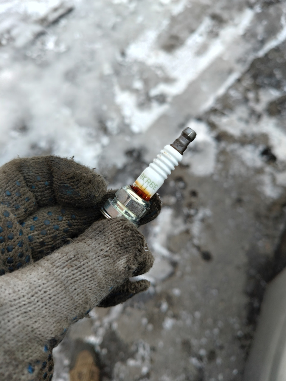 Фото в бортжурнале Subaru Legacy Outback (BE/BH). Запчасти на фото: BKR6E