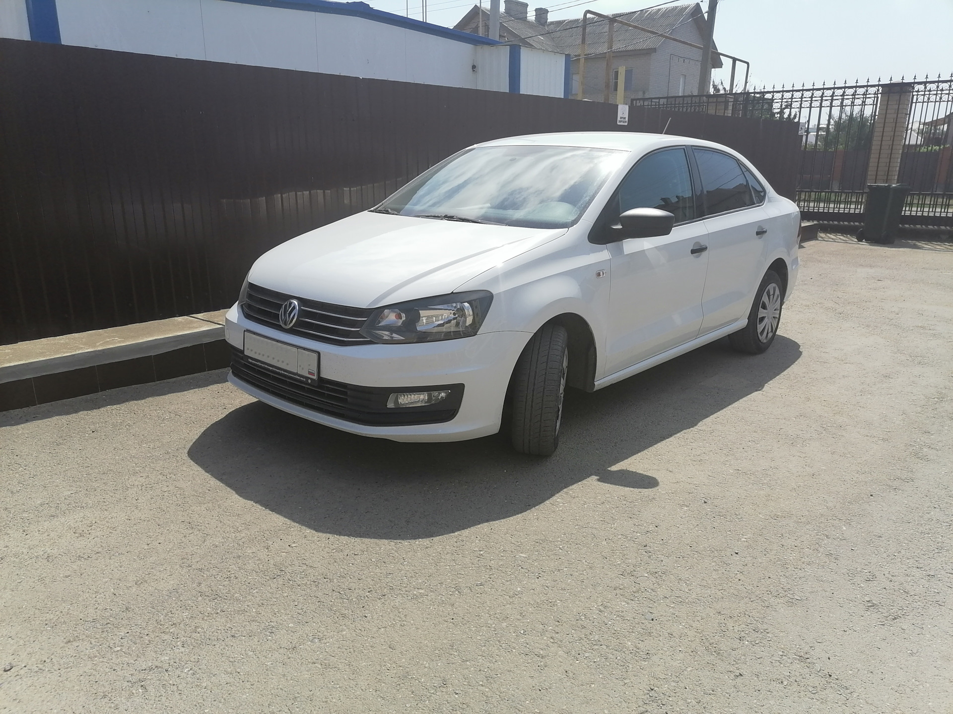 Месяц на народном автомобиле — Volkswagen Polo Sedan, 1,6 л, 2018 года |  наблюдение | DRIVE2