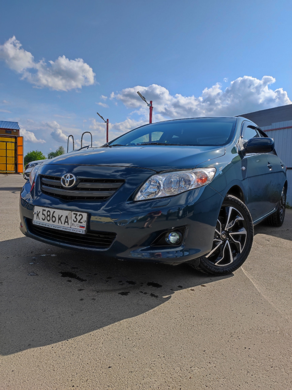 Машина.мойка.пляж. новые колесики r17 — Toyota Corolla (140/150), 1,6 л,  2008 года | фотография | DRIVE2