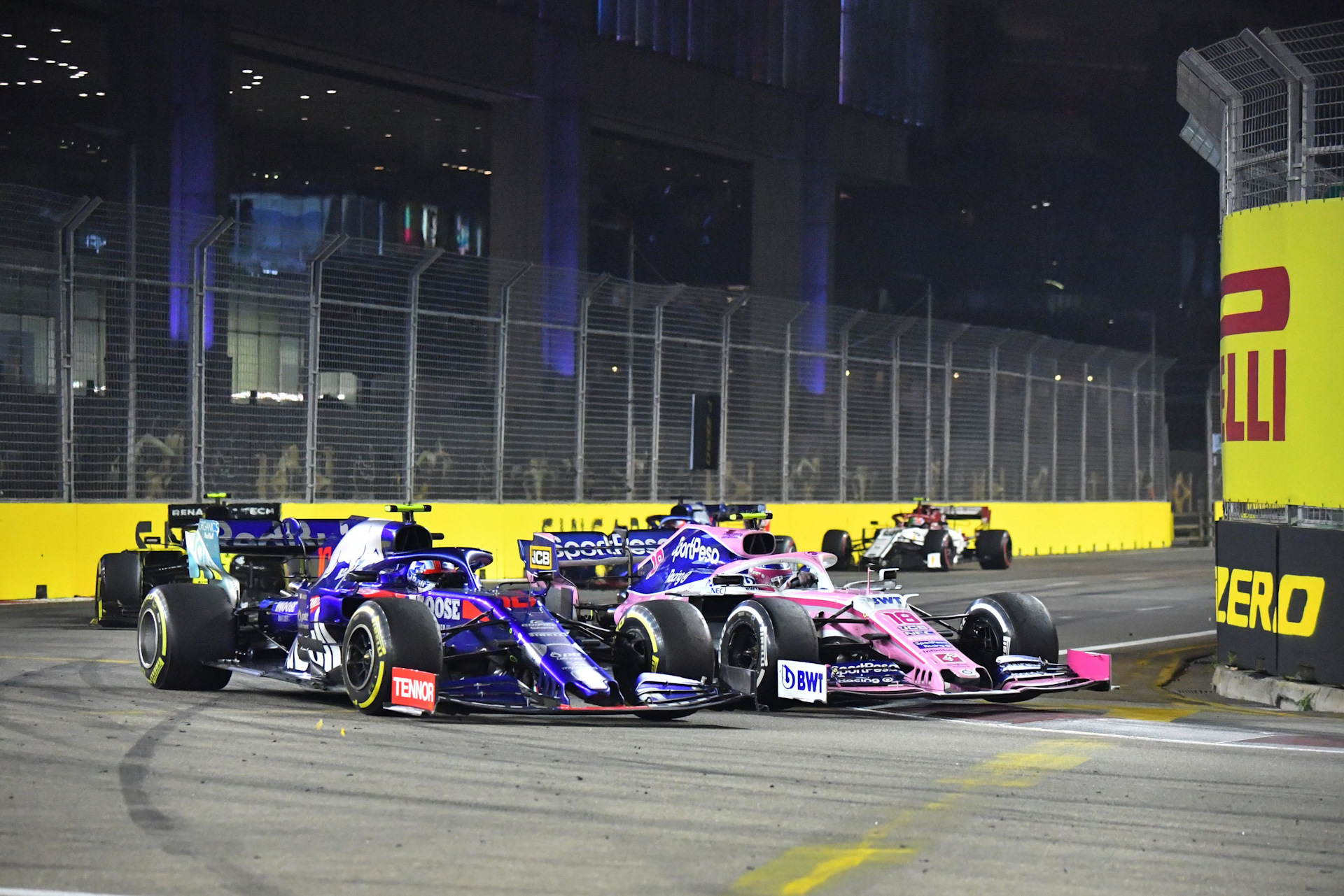 Гран при сингапур гонка. Singapore Grand prix 2019. Гран при Сингапура 2017. Старт Гран-при Сингапура 2017. Гран-при Сингапура 2015 года.