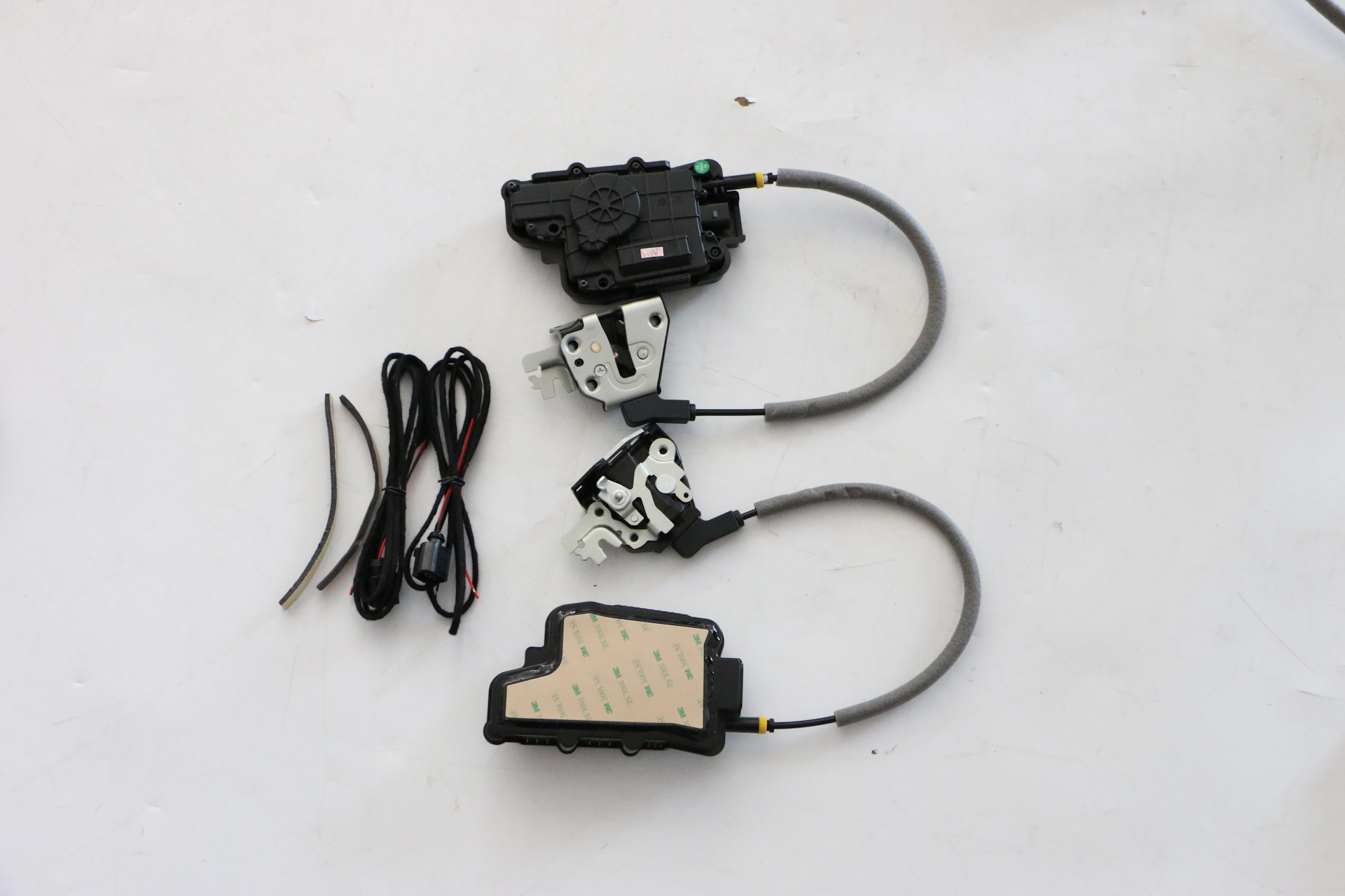 Доводчики ленд крузер 200. Доводчик на 1-у дверь slamstop тойота лэнд крузер 200. Доводчики тойота ленд крузер 200. Toyota land cruiser 200 доводчики с китая. Доводчики дверей крузер 200 тойота.