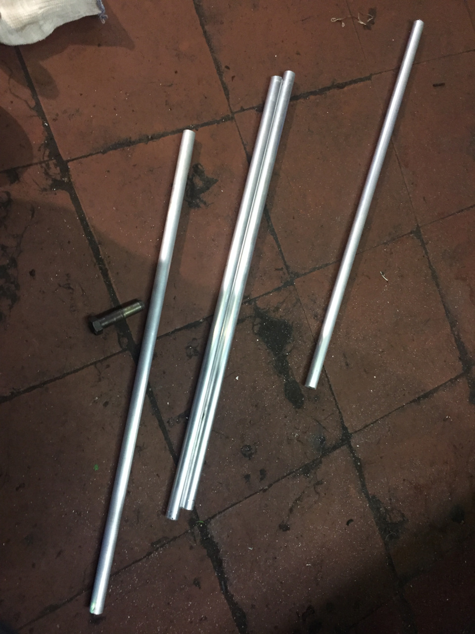 BkAAAgO9KuA 960 Как крепить палатку на песке