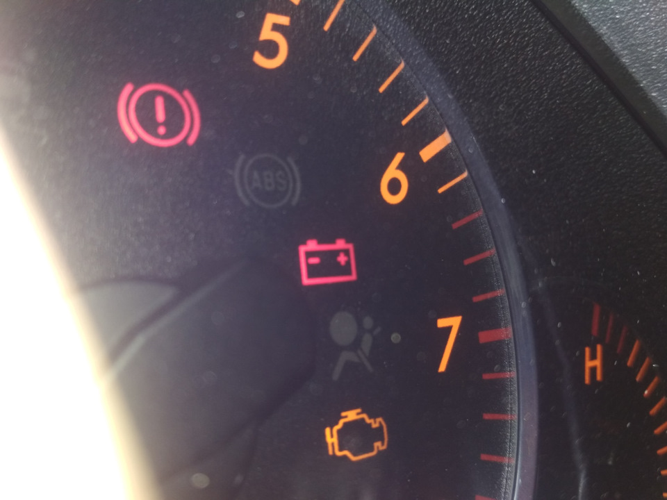 Пропал заряд аккумулятора — Toyota Avensis II, 2 л, 2007 года | поломка ...