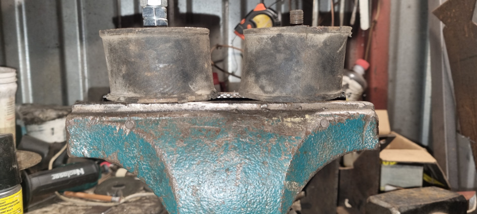 У одной даже пластина гнутая. — ИЖ 2717