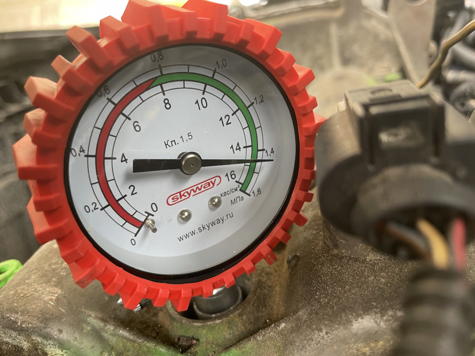 Замер компрессии в цилиндрах — Skoda Fabia Mk2, 1,2 л, 2010 года ...