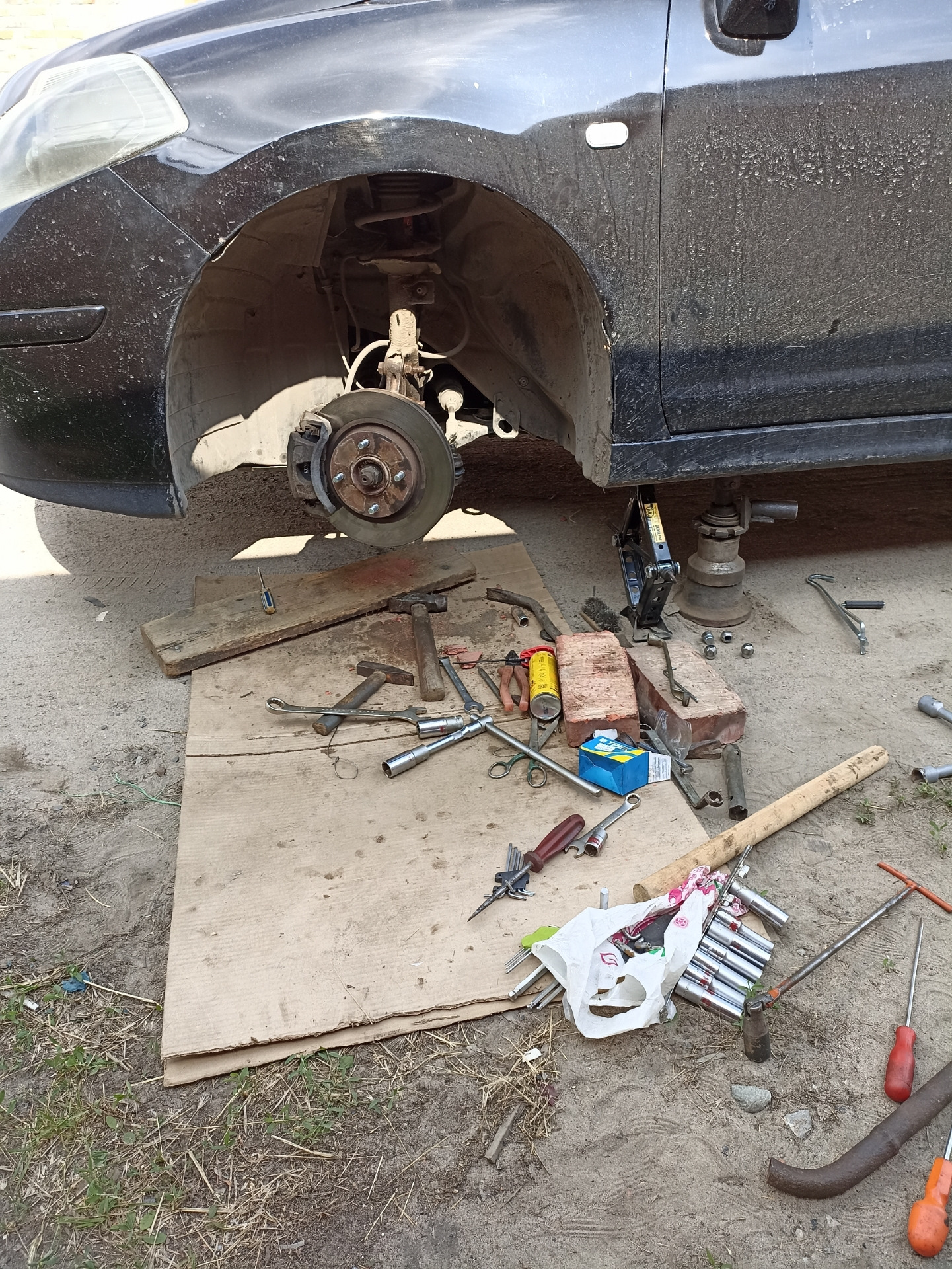 Замена шаровой — Nissan Tiida (1G), 1,6 л, 2007 года | своими руками ...